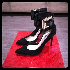 Guess Adal black stiletto with gold buckles 6.5